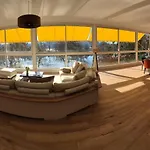 Semesterbostad Beau Rivage
