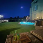 Semesterbostad Beau Rivage Bellefont-la Rauze